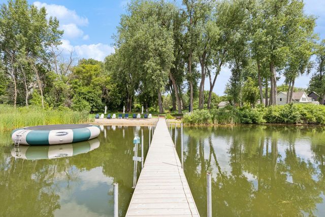 2980 Washta Bay Court, Chanhassen, MN 55331