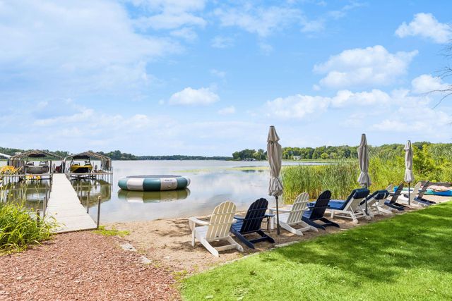 2980 Washta Bay Court, Chanhassen, MN 55331