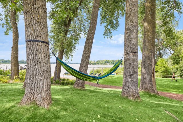 2980 Washta Bay Court, Chanhassen, MN 55331