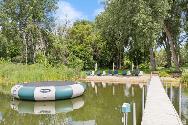 2980 Washta Bay Court, Chanhassen, MN 55331