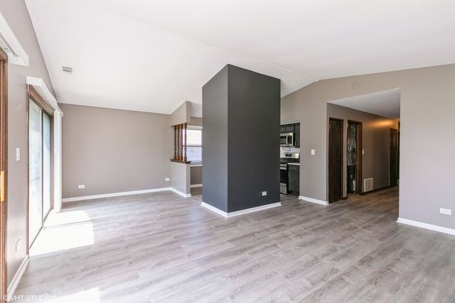 4135 193rd Street 268, Country Club Hills, IL 60478