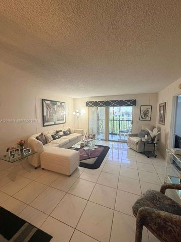 750 SW 138th Ave 413F, Pembroke Pines, FL 33027
