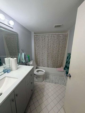 750 SW 138th Ave 413F, Pembroke Pines, FL 33027