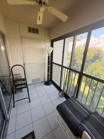 750 SW 138th Ave 413F, Pembroke Pines, FL 33027