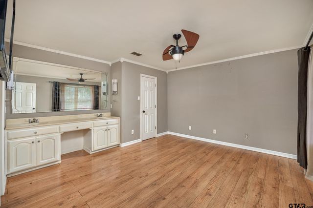 409 Shelly Drive, Whitehouse, TX 75791