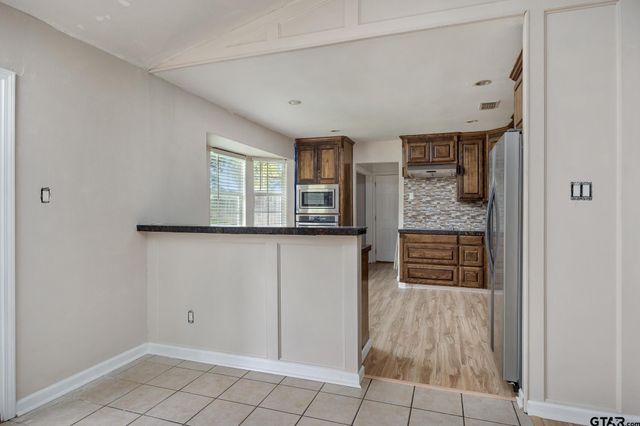 409 Shelly Drive, Whitehouse, TX 75791