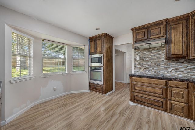 409 Shelly Drive, Whitehouse, TX 75791