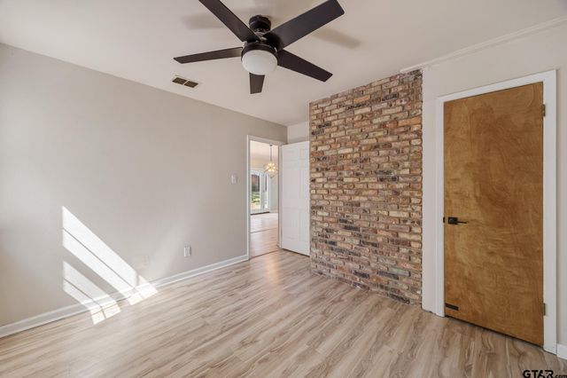 409 Shelly Drive, Whitehouse, TX 75791