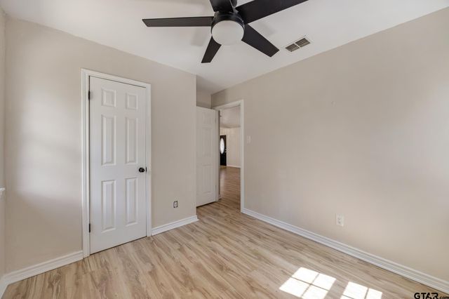 409 Shelly Drive, Whitehouse, TX 75791