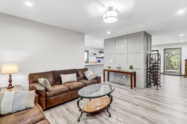 3751 Dell Rd, Carmichael, CA 95608