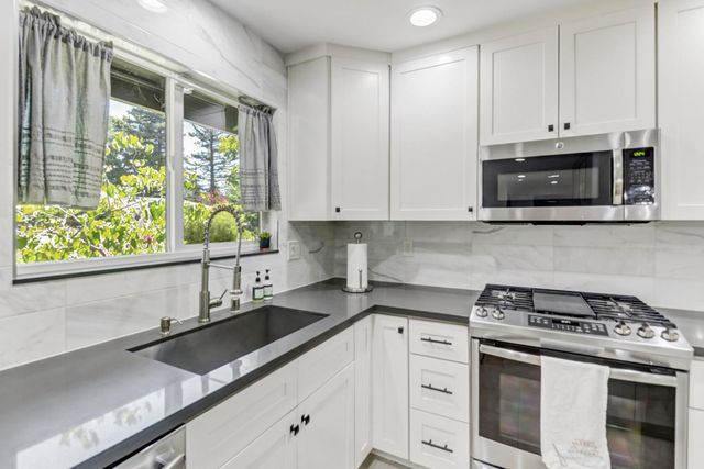 3751 Dell Rd, Carmichael, CA 95608