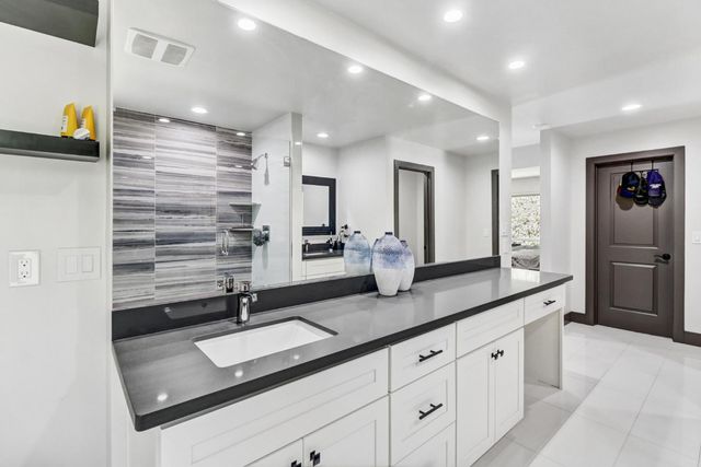 3751 Dell Rd, Carmichael, CA 95608