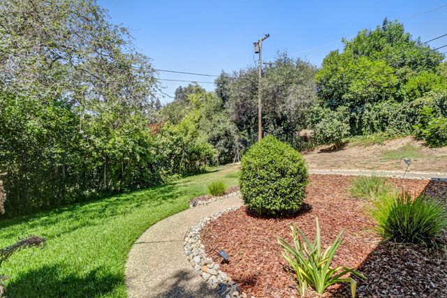 3751 Dell Rd, Carmichael, CA 95608