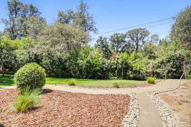 3751 Dell Rd, Carmichael, CA 95608