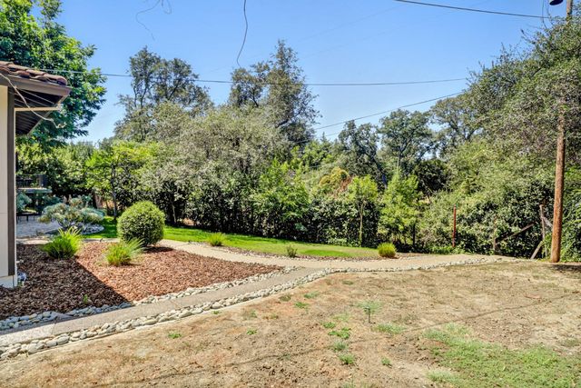 3751 Dell Rd, Carmichael, CA 95608