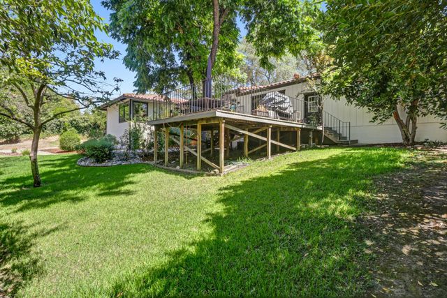 3751 Dell Rd, Carmichael, CA 95608