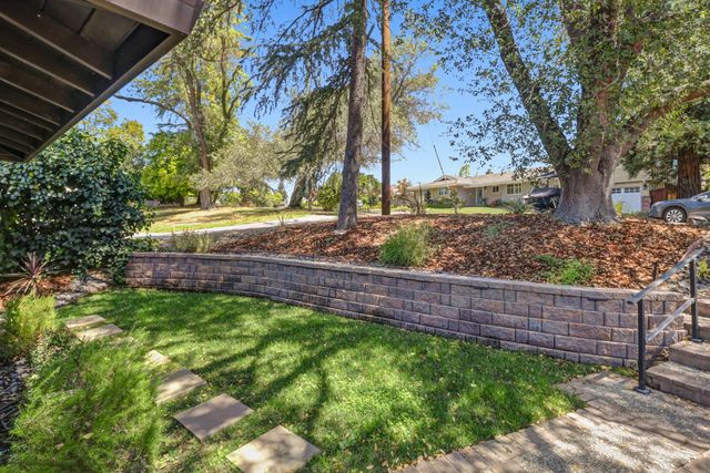 3751 Dell Rd, Carmichael, CA 95608