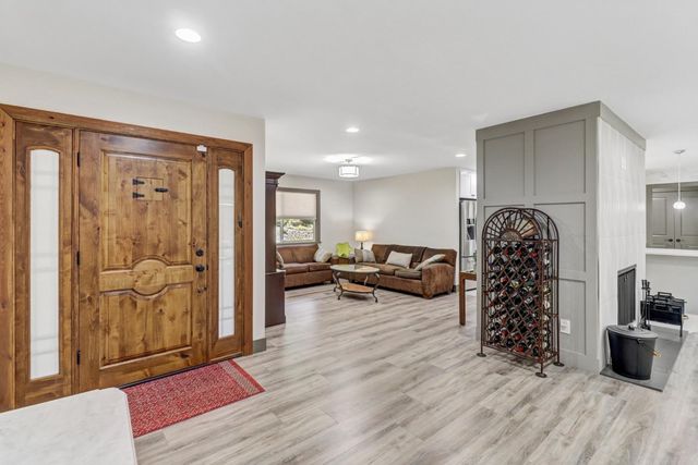 3751 Dell Rd, Carmichael, CA 95608