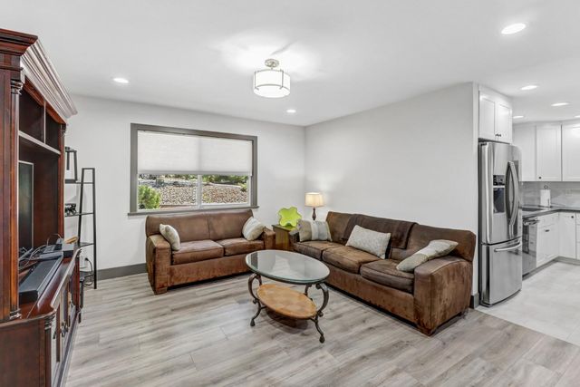 3751 Dell Rd, Carmichael, CA 95608