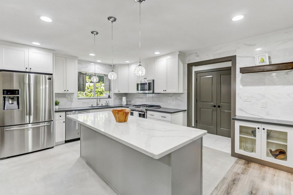 3751 Dell Rd, Carmichael, CA 95608