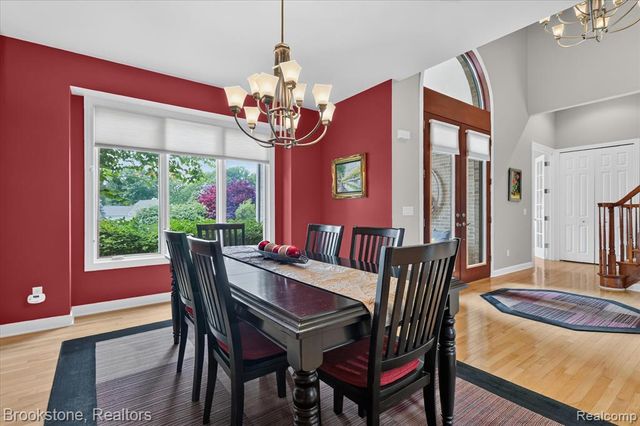 1330 Corey Cove, White Lake, MI 48383