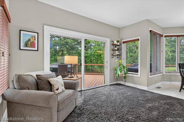 1330 Corey Cove, White Lake, MI 48383