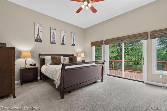 1330 Corey Cove, White Lake, MI 48383