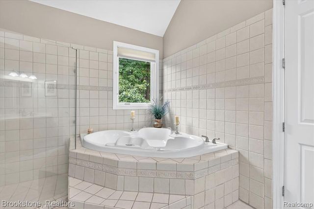 1330 Corey Cove, White Lake, MI 48383