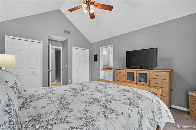 1330 Corey Cove, White Lake, MI 48383