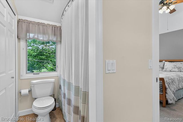1330 Corey Cove, White Lake, MI 48383