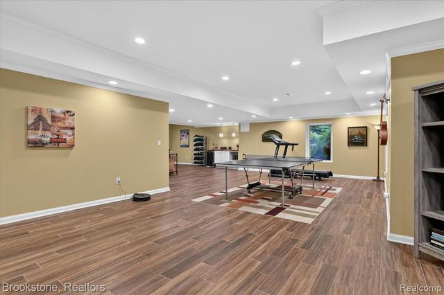 1330 Corey Cove, White Lake, MI 48383