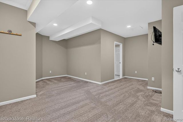1330 Corey Cove, White Lake, MI 48383