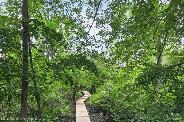 1330 Corey Cove, White Lake, MI 48383