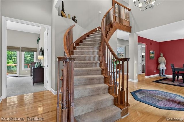1330 Corey Cove, White Lake, MI 48383