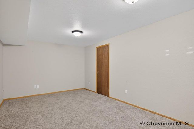 222 PRAIRIE HILLS DR, Cheyenne, WY 82009