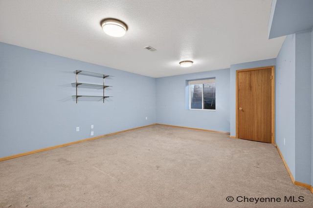 222 PRAIRIE HILLS DR, Cheyenne, WY 82009
