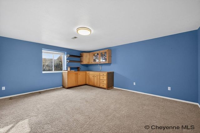 222 PRAIRIE HILLS DR, Cheyenne, WY 82009