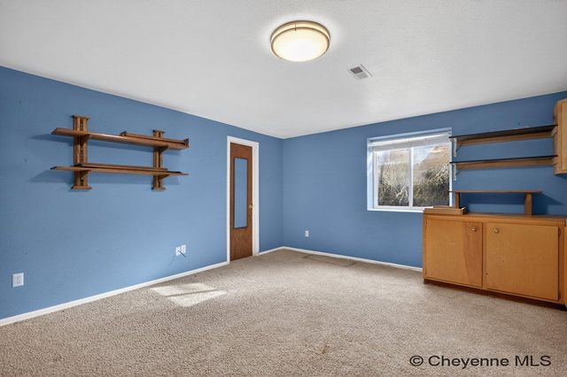 222 PRAIRIE HILLS DR, Cheyenne, WY 82009