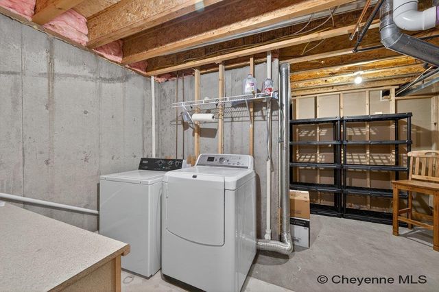 222 PRAIRIE HILLS DR, Cheyenne, WY 82009