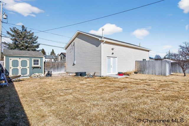 222 PRAIRIE HILLS DR, Cheyenne, WY 82009