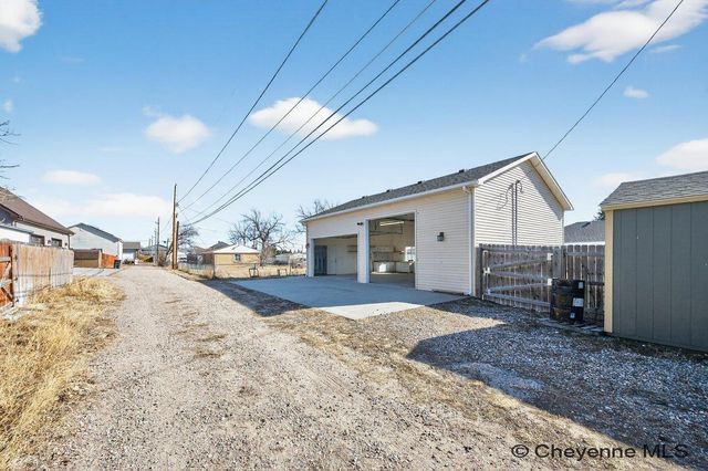 222 PRAIRIE HILLS DR, Cheyenne, WY 82009