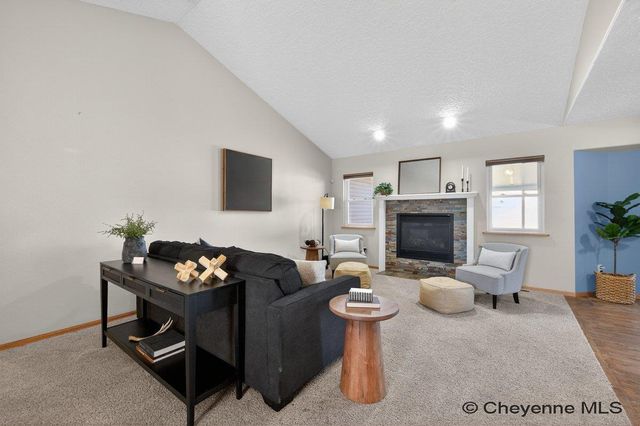 222 PRAIRIE HILLS DR, Cheyenne, WY 82009