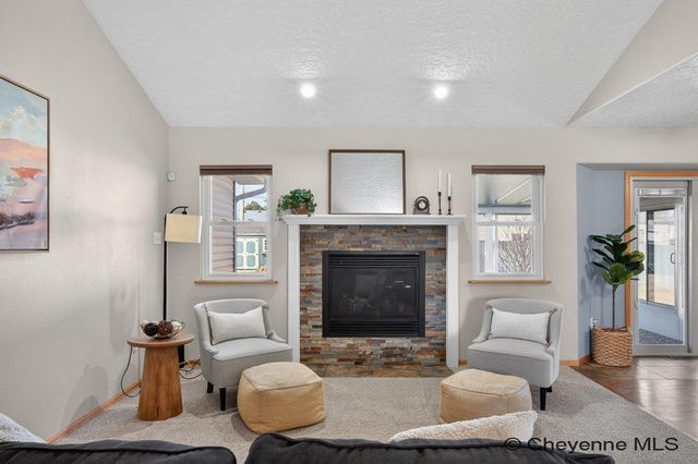 222 PRAIRIE HILLS DR, Cheyenne, WY 82009