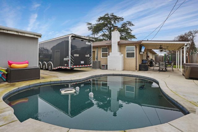 10068 Garnet Ave, Stockton, CA 95212