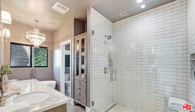 2506 Zorada Drive, Los Angeles, CA 90046