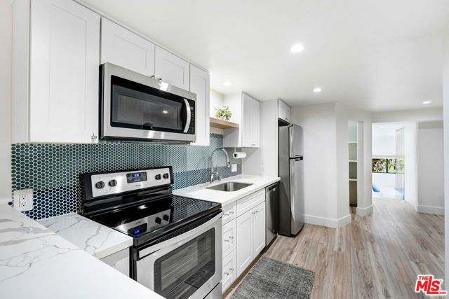 2506 Zorada Drive, Los Angeles, CA 90046