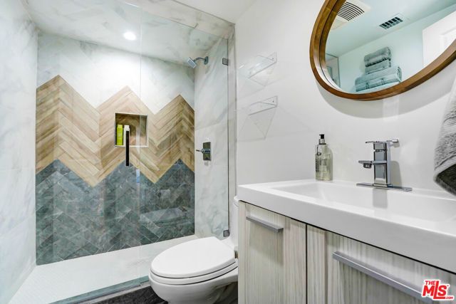 2506 Zorada Drive, Los Angeles, CA 90046
