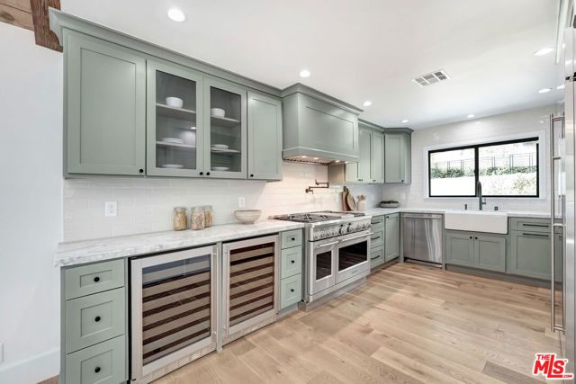 2506 Zorada Drive, Los Angeles, CA 90046