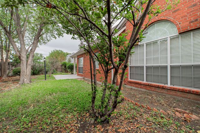 112 Midcrest Drive, Irving, TX 75063