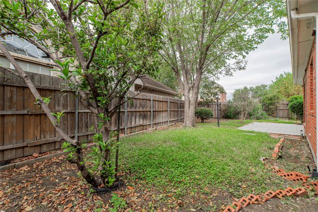 112 Midcrest Drive, Irving, TX 75063